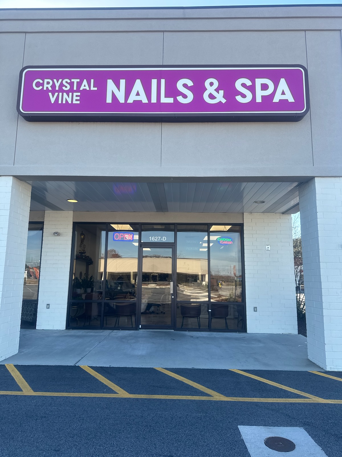 Crystal Vine Nails & Spa nail photo 5